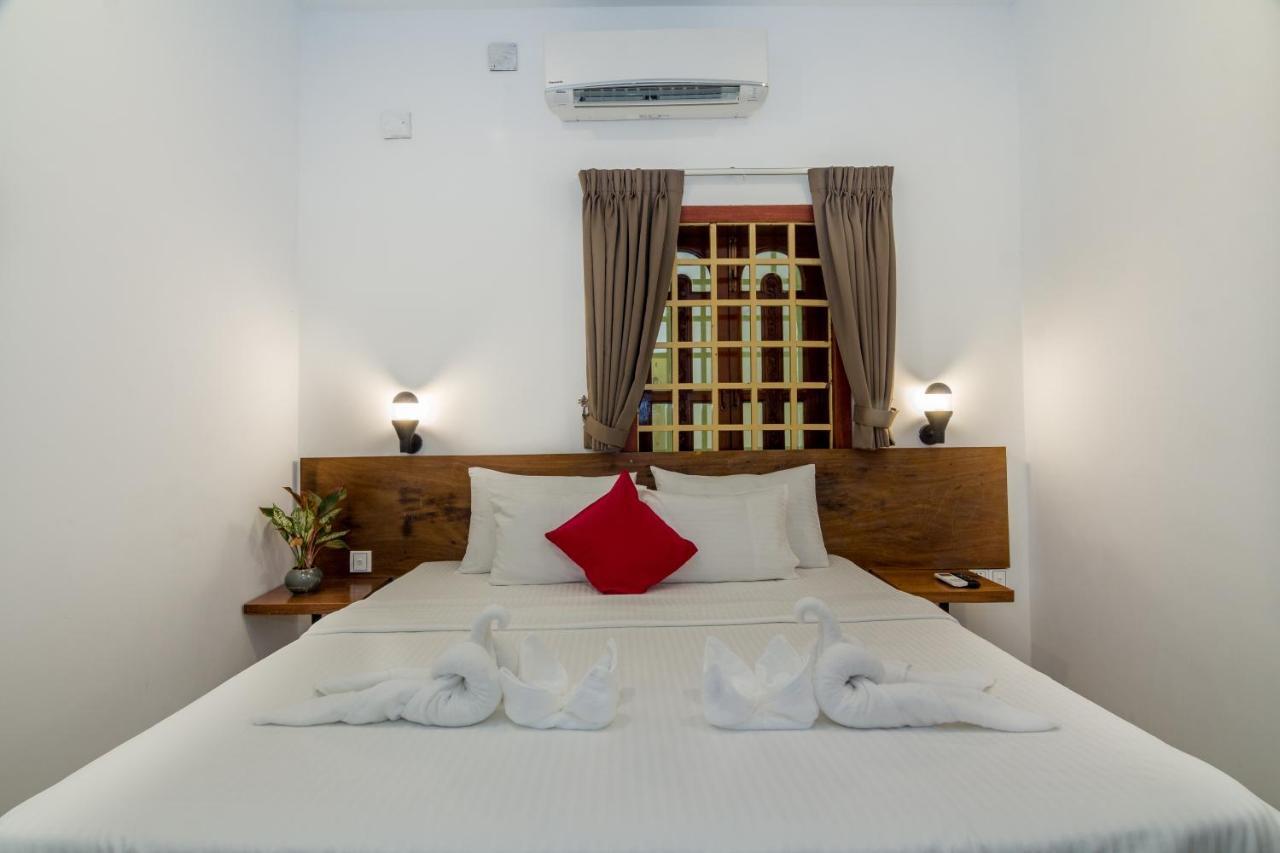 Hotel Poolside Phnom Penh