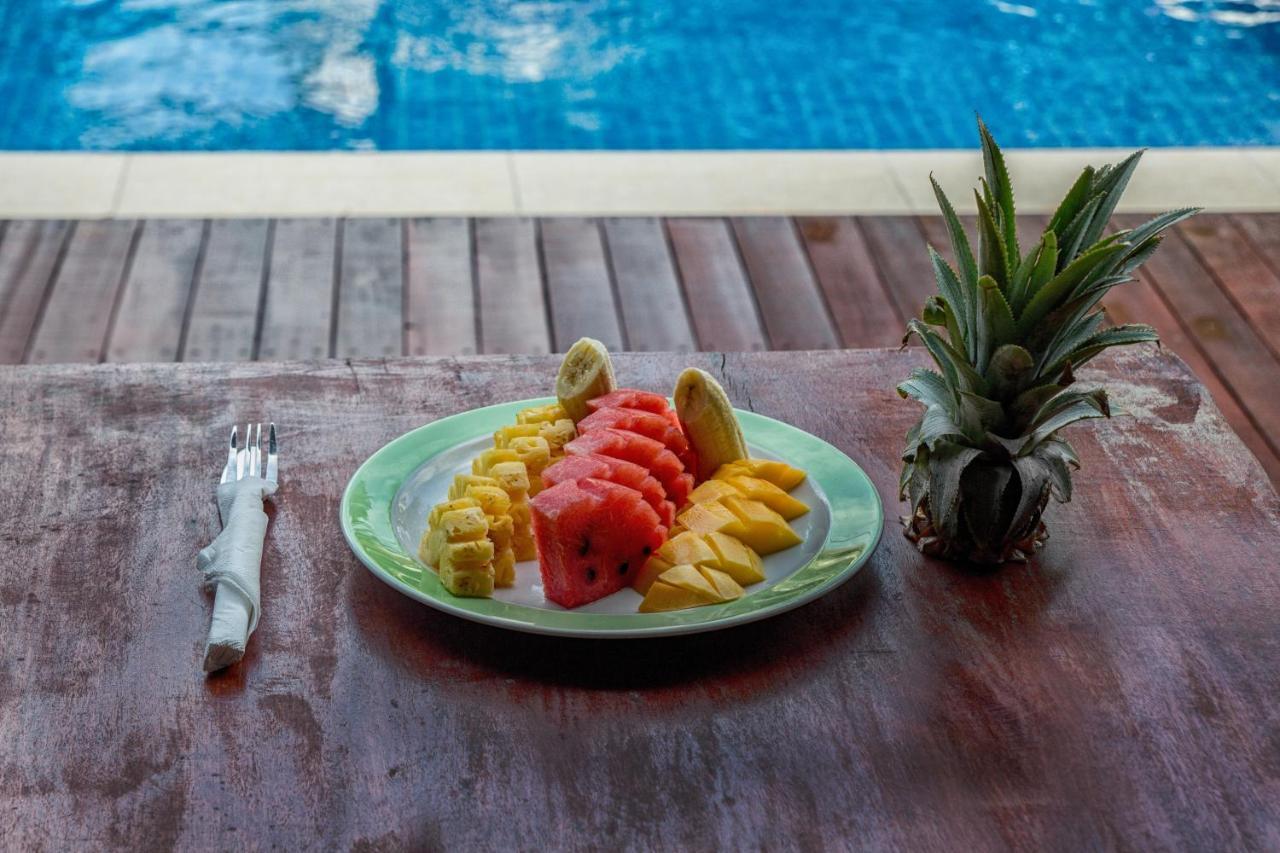 Hotel Poolside 2*