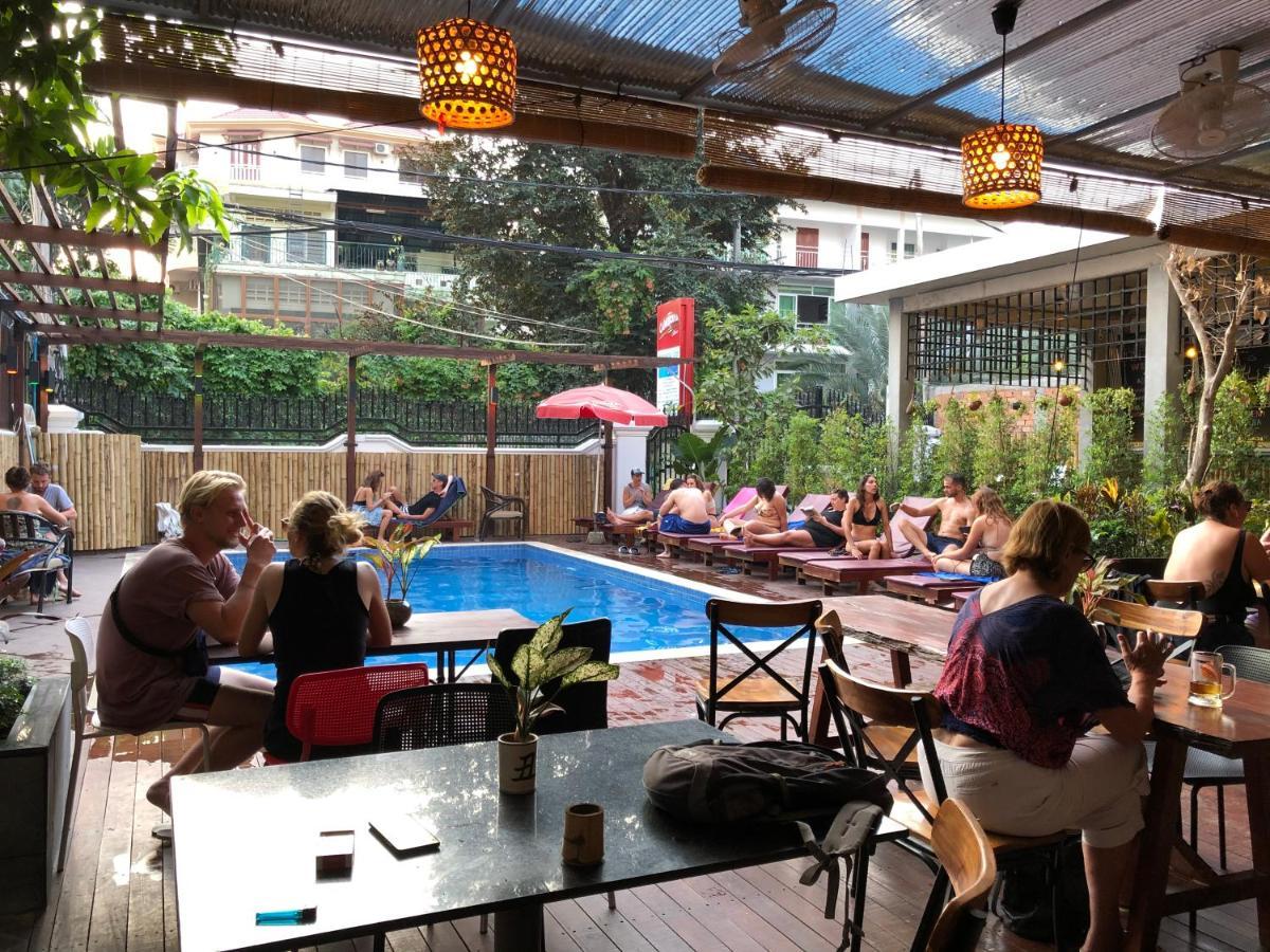 Hotel Poolside Phnom Penh